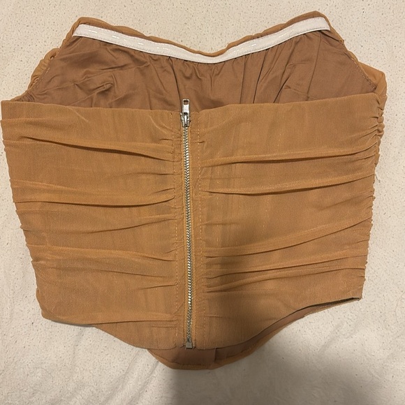 Corset - Picture 6 of 10